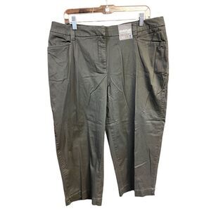 Avenue Womans Chino Capris Khaki Green Sz 16 NWT